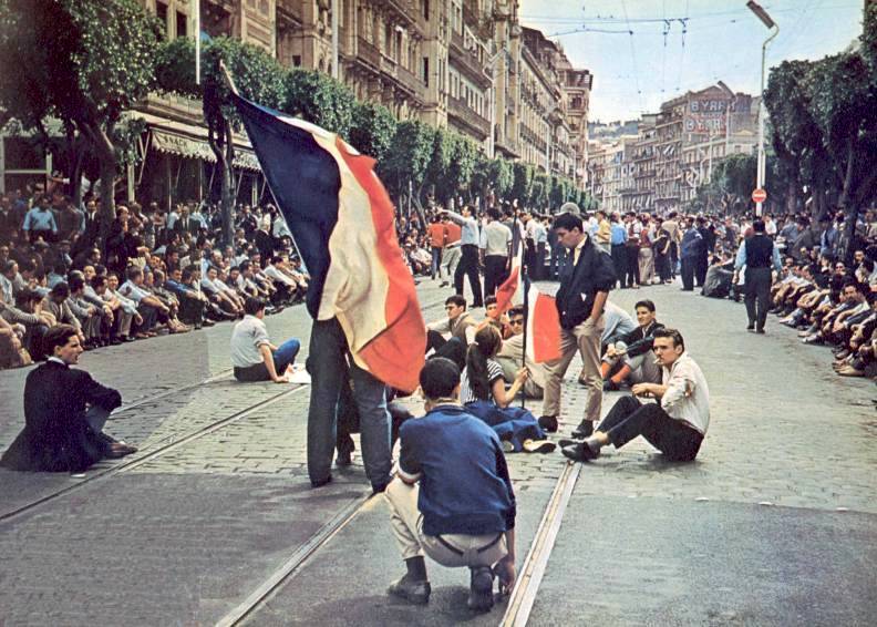 La rue Michelet en Mai 1958